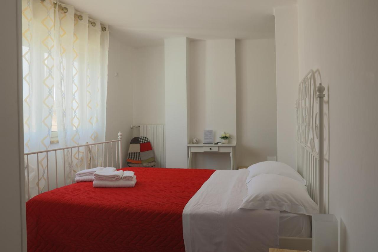 Bed and Breakfast Bed&Bread Piazza 'Nzegna Каровиньо Экстерьер фото